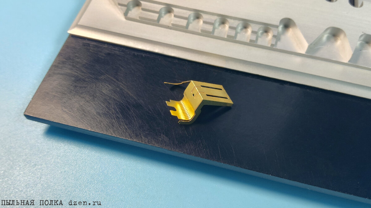 Крепление для запасного колеса Микродизайн МД 35558.