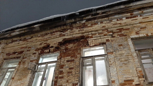    В Кирове обвалились части стен ещё двух исторических домов