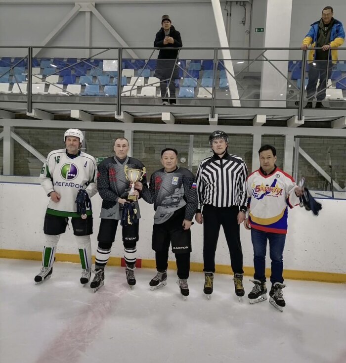 Фото пресс-службы У-УАЗ: Кубок в хоккейную копилку авиазавода