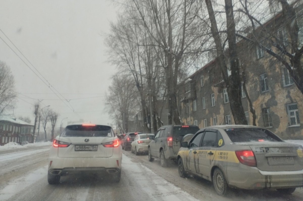    Утром 21 марта левый берег Новосибирска сковали пробки