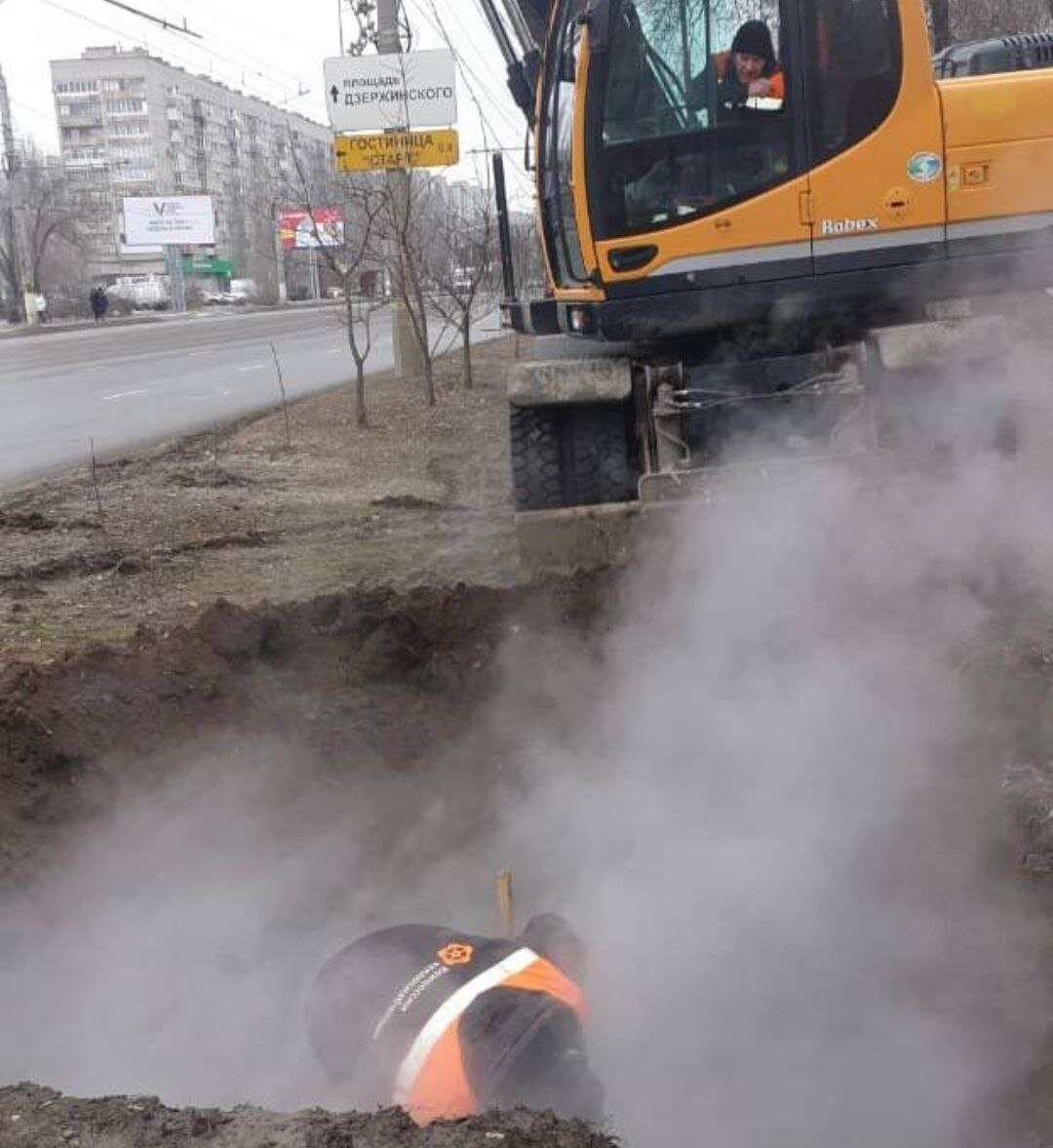 На севере Волгограда устраняют порыв на тепловых сетях | Волгоград 24 | Дзен