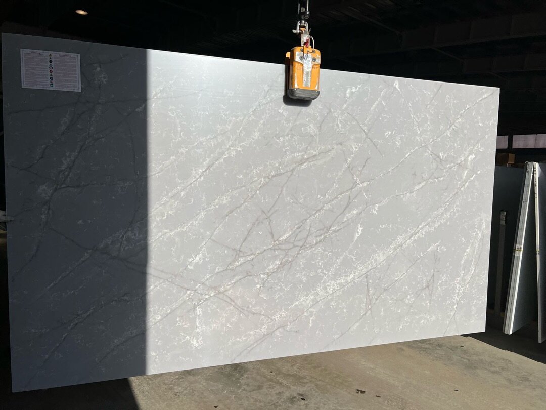 Кварцевый агломерат Quantra Quartz арт. 9972 San Marco. Без подсветки