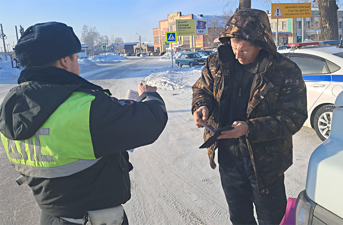Граждане России, получившие водительское удостоверение за границей, должны будут заменить права на отечественные / Фото: Госавтоинспекция НСО