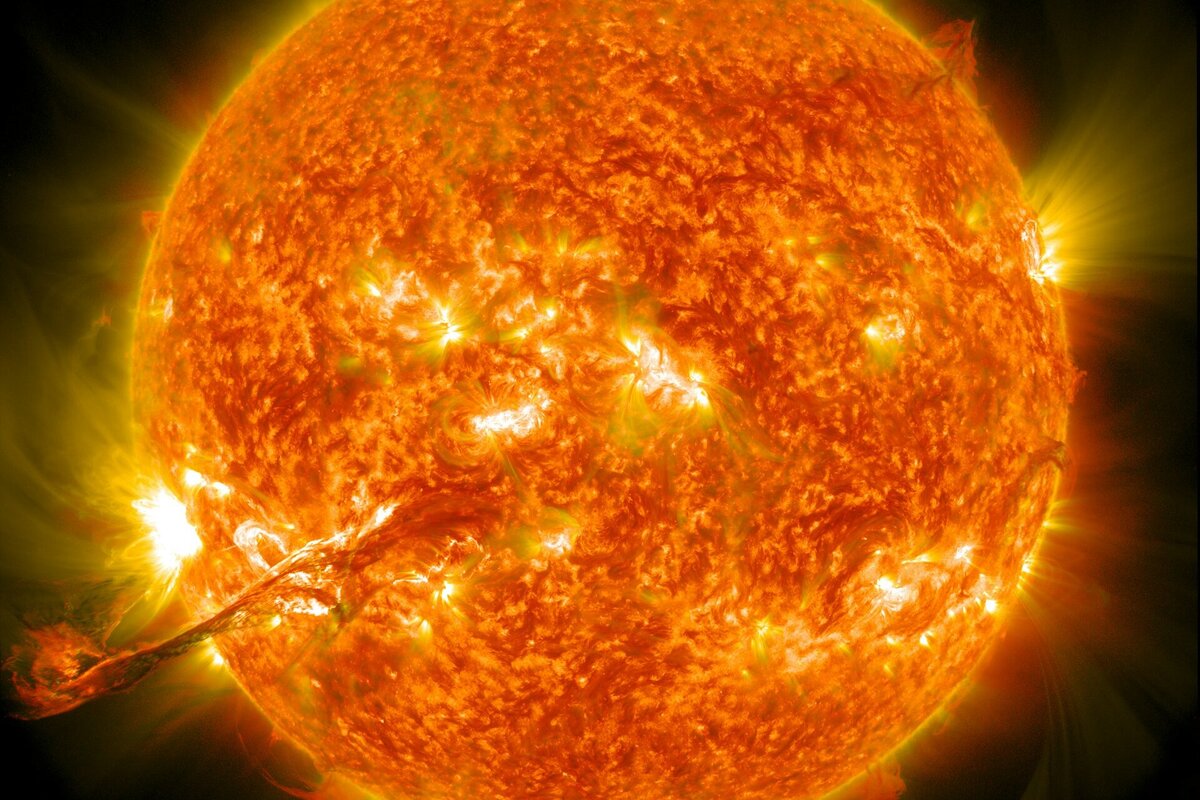     На Землю обрушится магнитная буря: когда она начнется и кто в группе риска