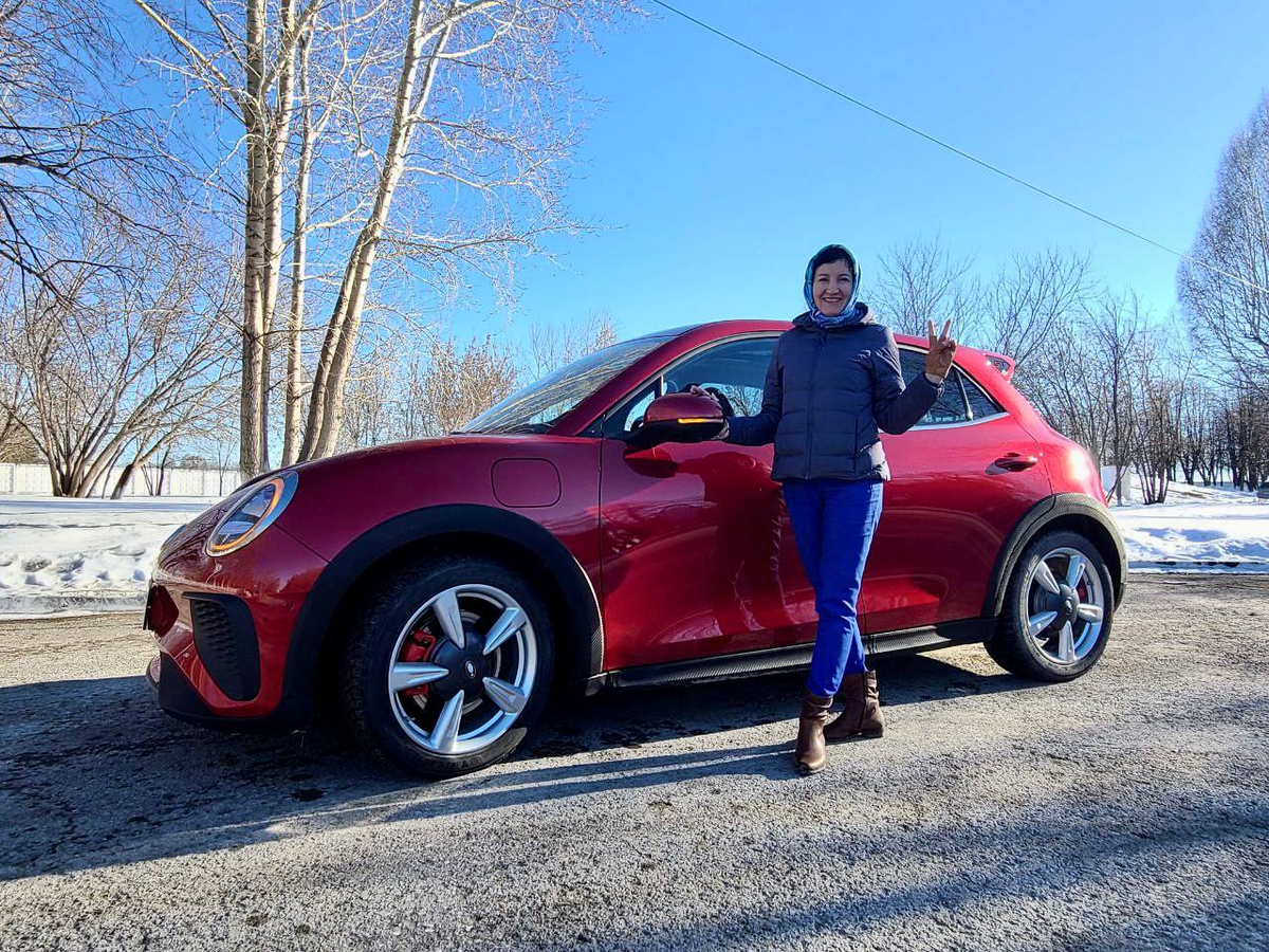 Наша клиентка из Тюмени с оформленным в лизинг автомобилем ORA 03