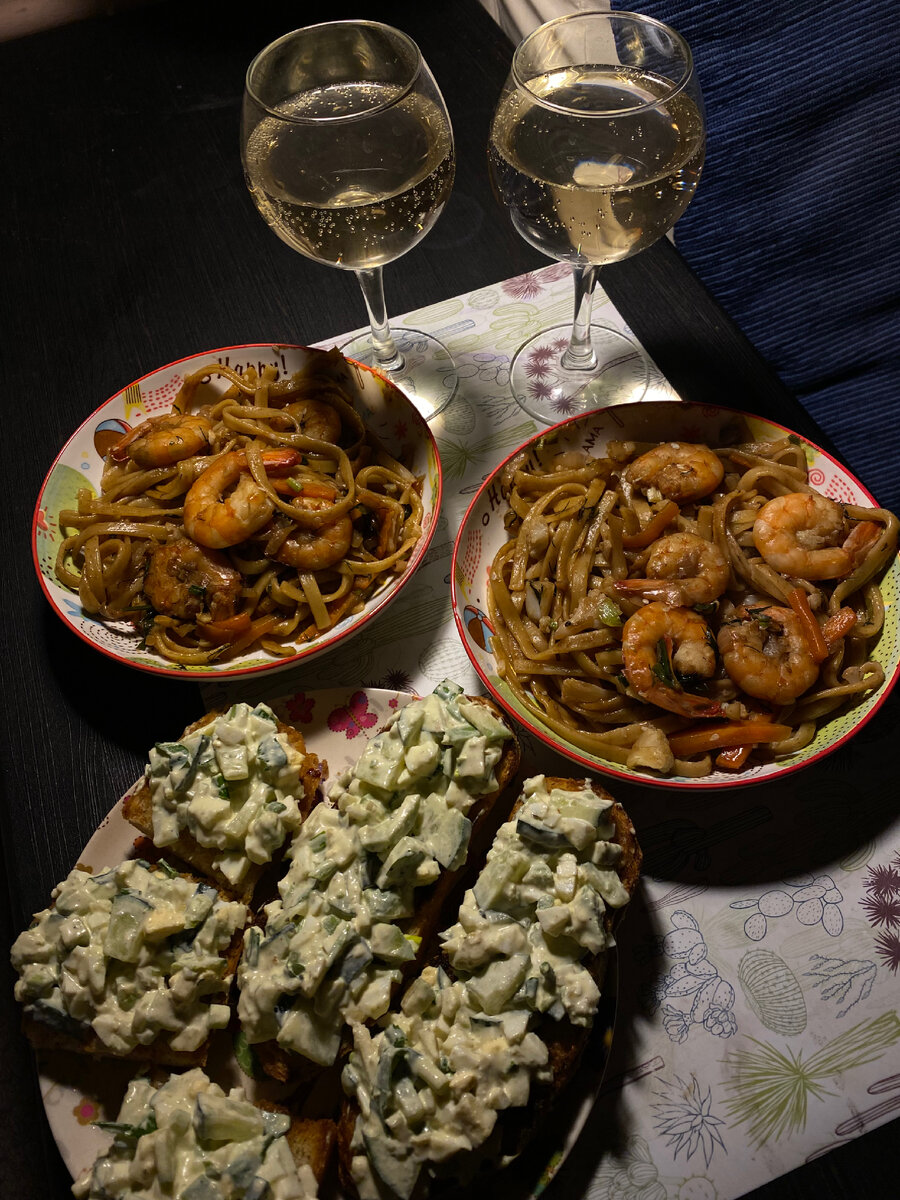 Домашний ужин с намеком на праздник 