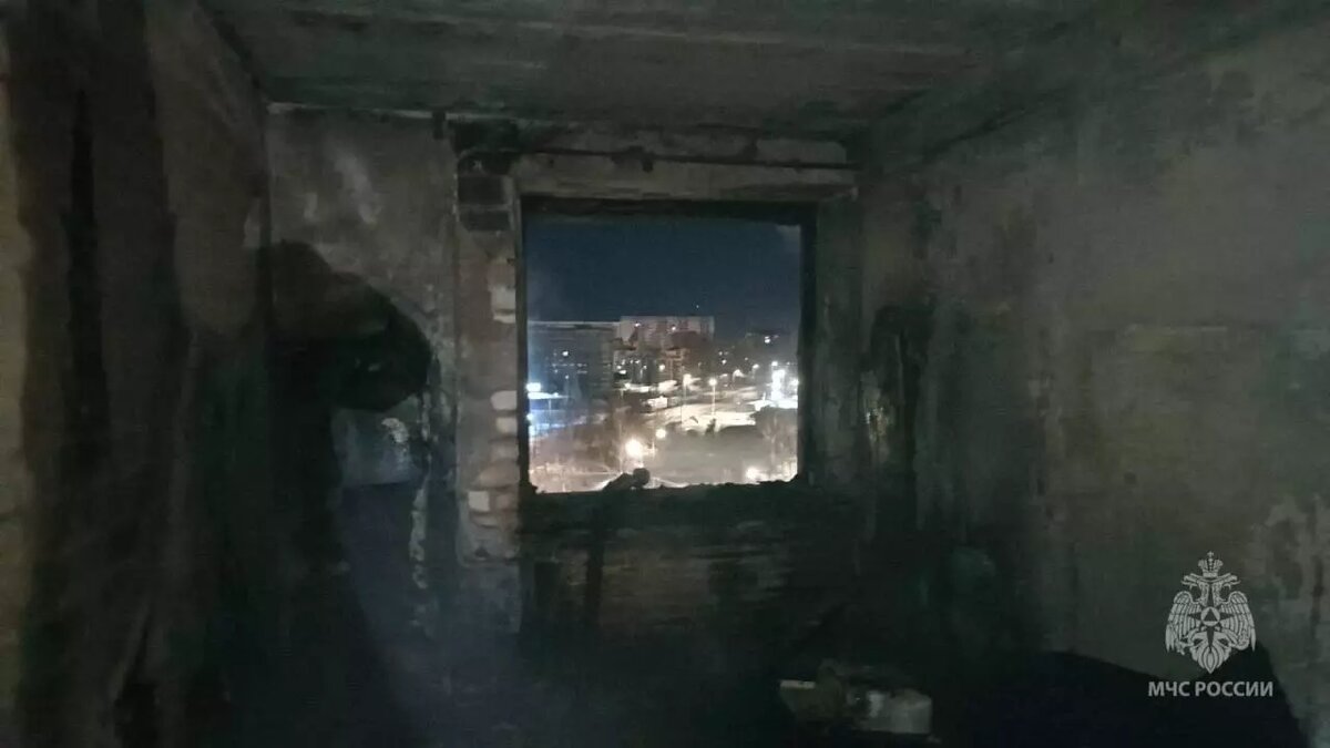     Возгорание произошло на последнем этаже одной из квартир.