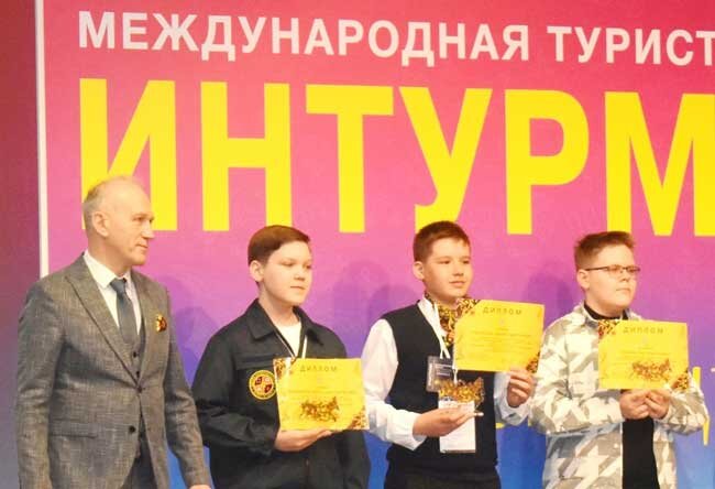 Никита занял второе место в номинации «Прикоснись к истории. Исторический событийный туризм» с проектом «Родина героев».