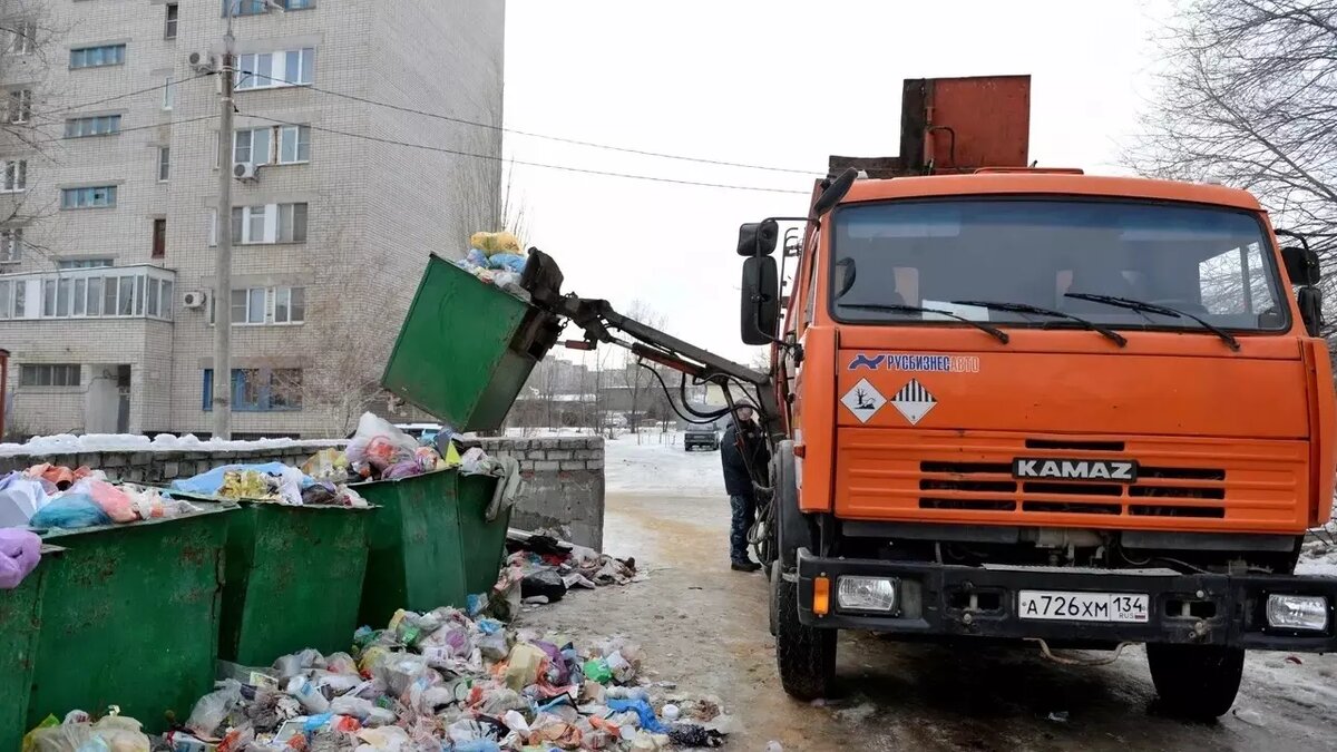     В Казани прокуратура устроила проверку в отношении регионального оператора по обращению с твердыми коммунальными отходами «УК „ПЖКХ“». Причиной стал сбор и вывоз мусора со дворов. Подробности раскрыли в пресс-службе надзорного ведомства.