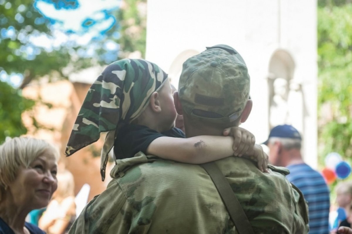    Единовременные выплаты контрактникам стали больше в Смоленской области