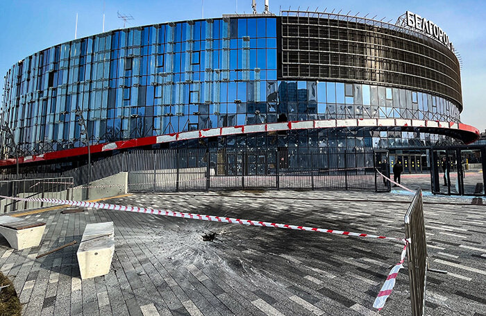    Последствия падения боевого снаряда у стадиона «Белгород Арена».Елизавета Демидова/ТАСС