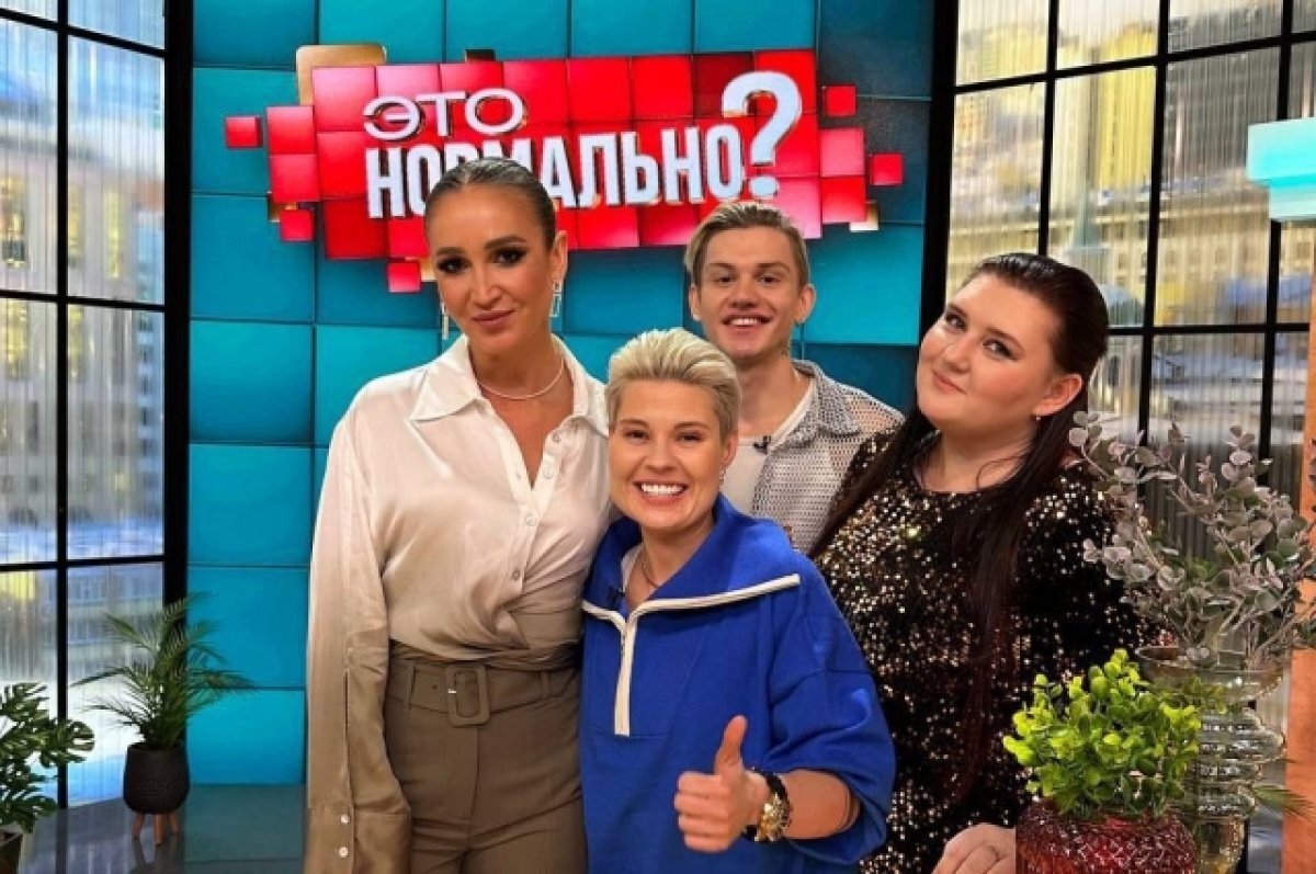    Ирина - крайняя справа.