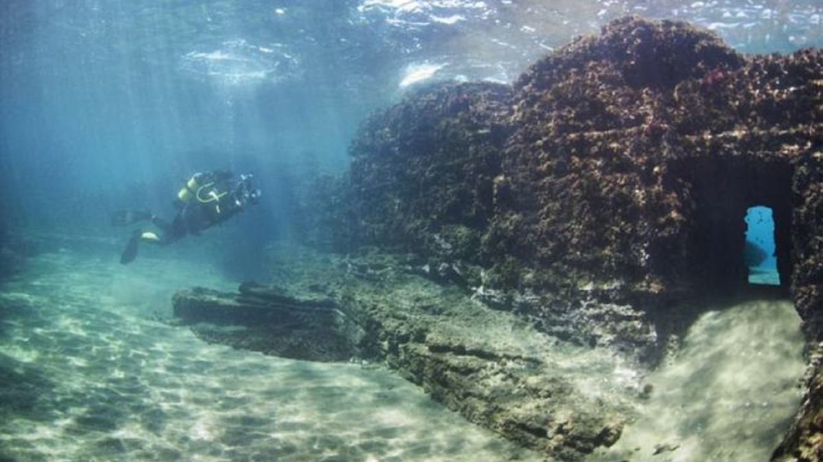 Глубины мировых океанов. Великий город на волге. Города расположенные на реках в россии. Молога рыбинск затопленная церковь. Река обь проект.