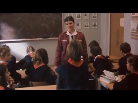 В галерее – кадры из советского фильма для детей «Гостья из будущего»