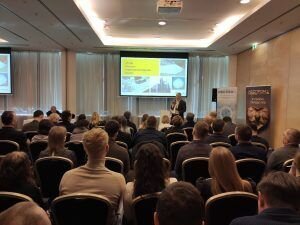    Фото: Выступление исполнительного директора НПАО «Светогорский ЦБК» Олега Рыбникова.