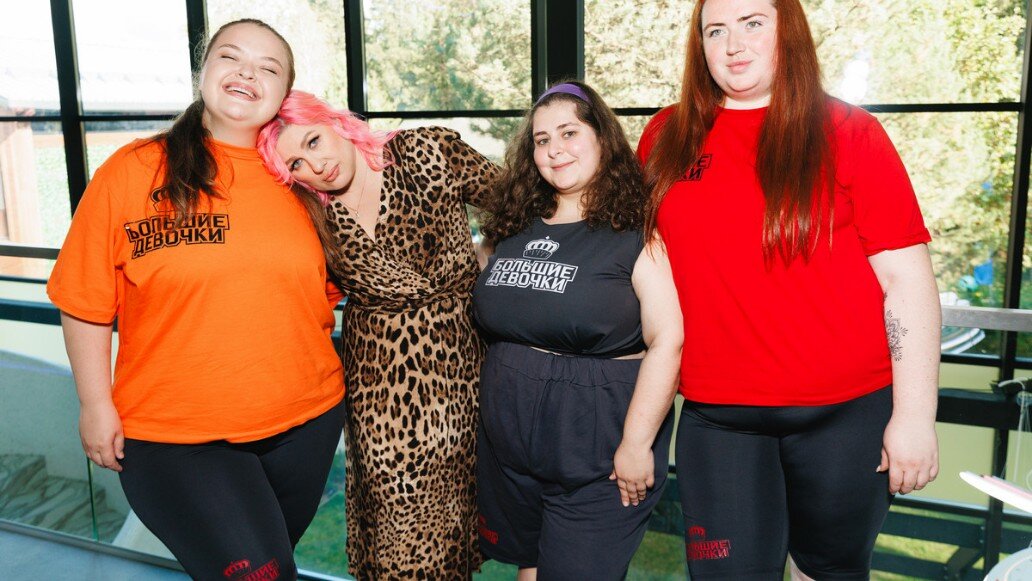 Гигантская девушка. Девушку громадным. Модель дениз милани. Девушку громадным. Милые девочки с большой грудью.