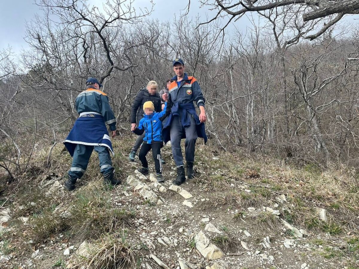    Во время мини-похода группа сбилась с маршрута