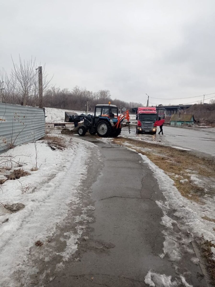 В Бийске разлился канал 