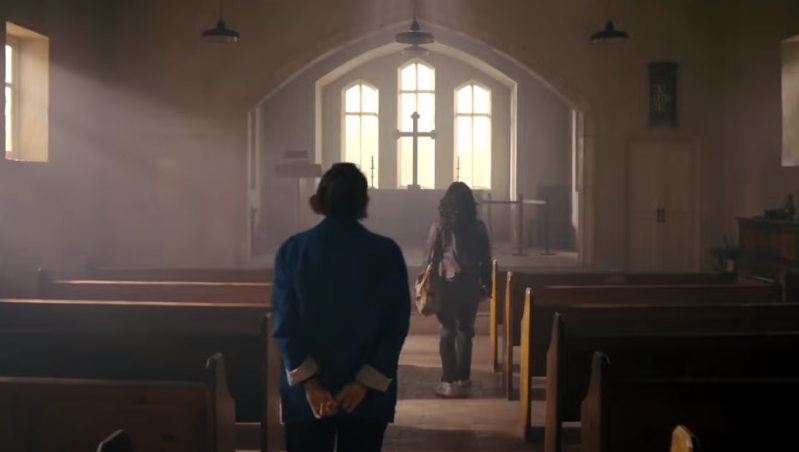 Кадр из сериала "Сожжённые девочки" 2023 год