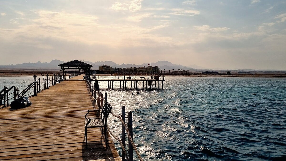 полумесяц в египте. месяц в египте. месяц в египте. египет санрайз роял макади. месяц в египте.