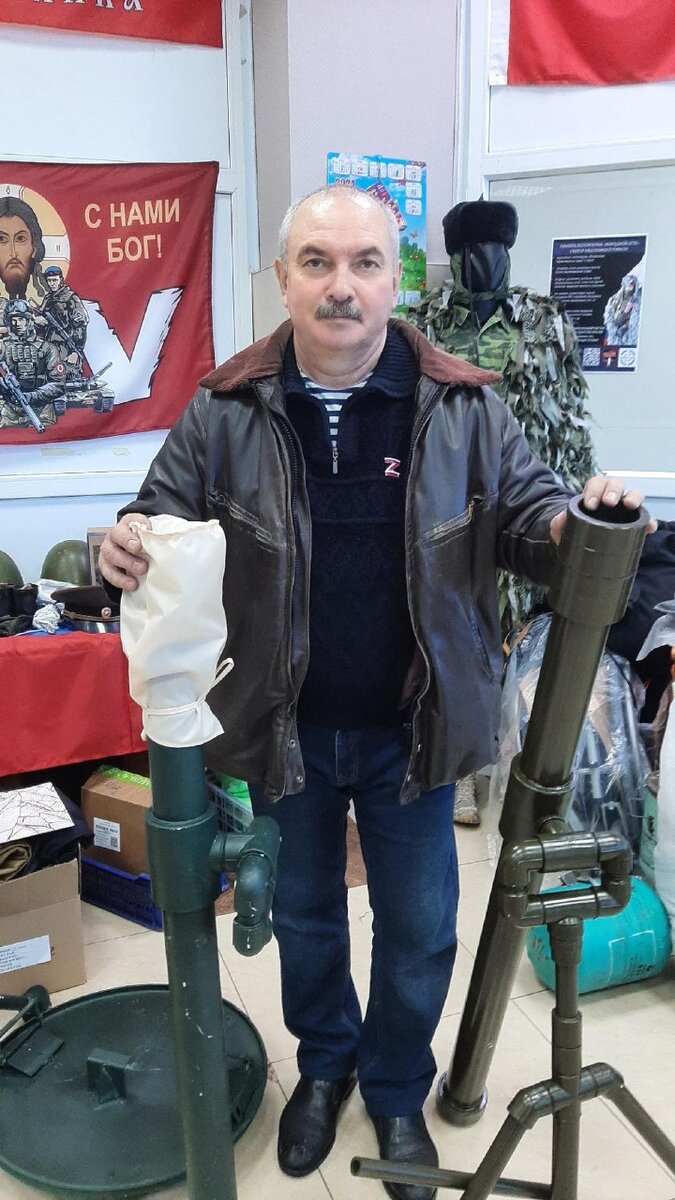  📷    Ложные минометы и манекены. Акбулакские волонтеры отправили на фронт более 300 посылок Марина Шарт