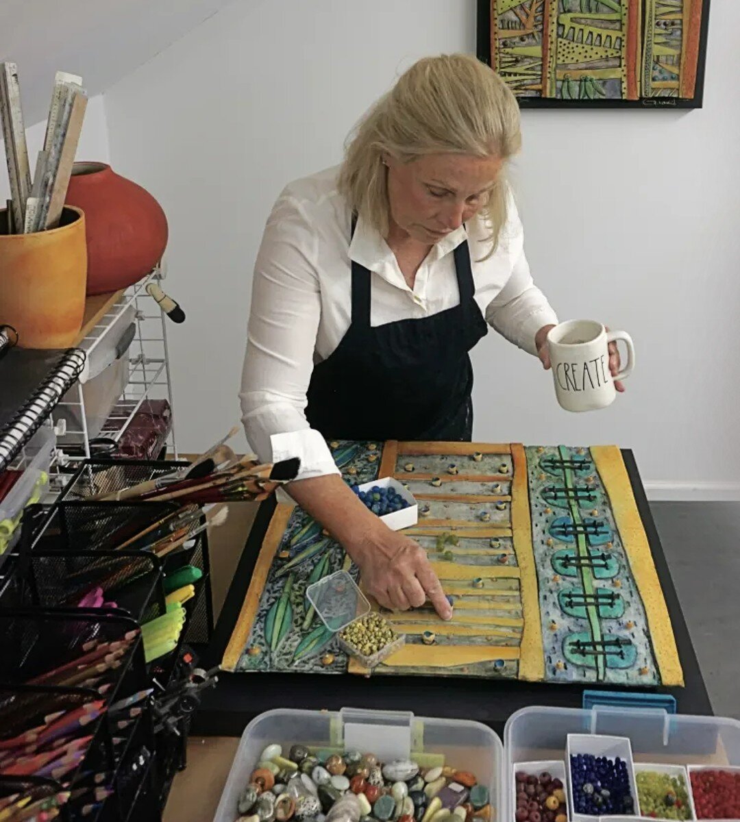 Вики Грант за работой, источник momentumgallery.com