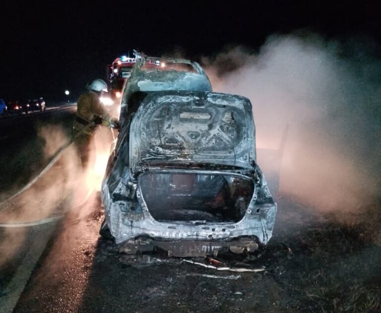  📷    Замкнула электропроводка. На трассе Оренбург-Соль-Илецк сгорела иномарка Кристина Просвиркина