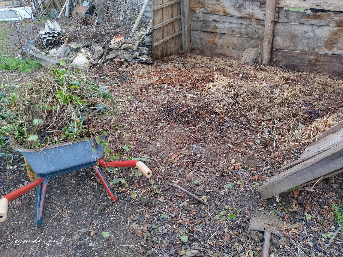 Тачка с горой, это я его еще упихивала...