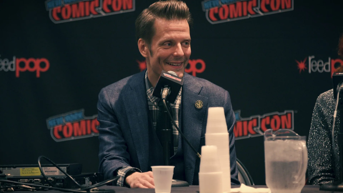 Сэм Лейк смеется над владельцами старых видеокарт