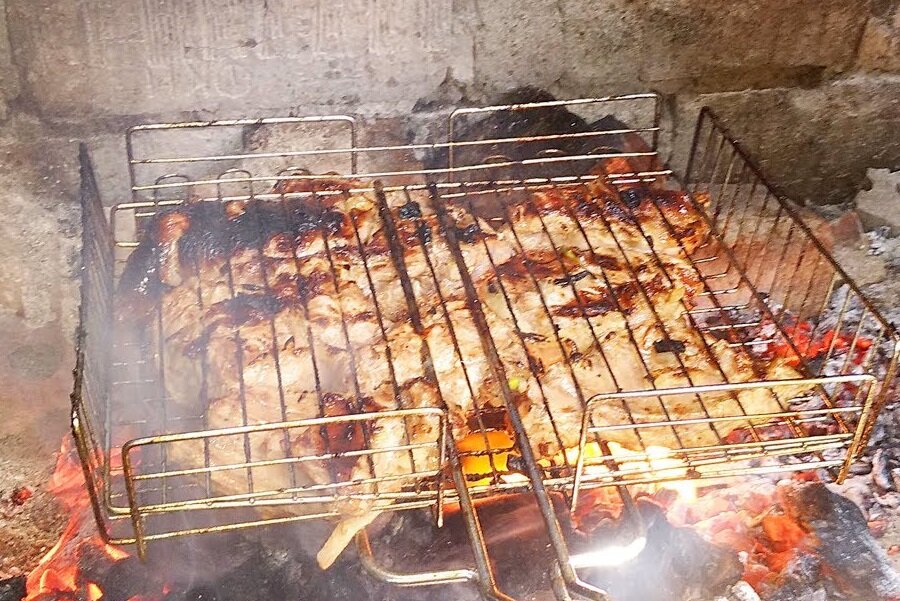 Как замариновать нутрию на шашлык