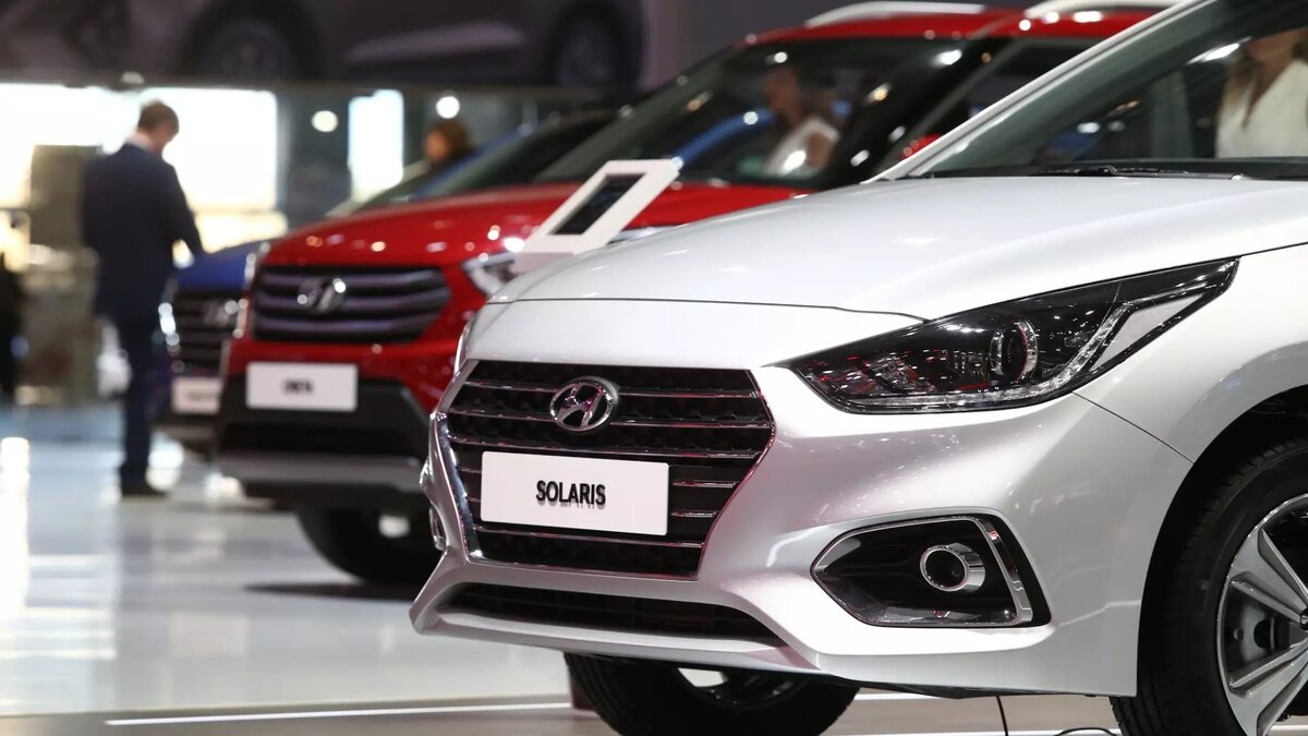     В Автосалоны Москвы и Санкт-Петербурга стали поступать автомобили Solaris KRX, а чуть ранее начались поставки Solaris HS. Цены уже объявлены! Это всем привычные Hyundai Solaris и Kia Rio X под «антисанкционным» брендом. Как повлияет рост конкуренции на авторынок?