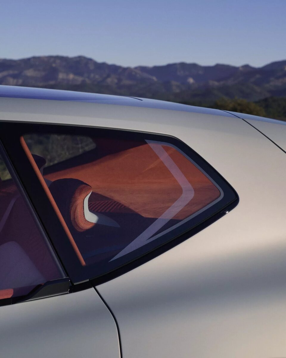 Новый по названию и философии дизайна, BMW Vision Neue Klasse X заменит iX3 в следующем году.-20