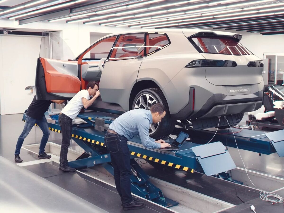 Новый по названию и философии дизайна, BMW Vision Neue Klasse X заменит iX3 в следующем году.-44