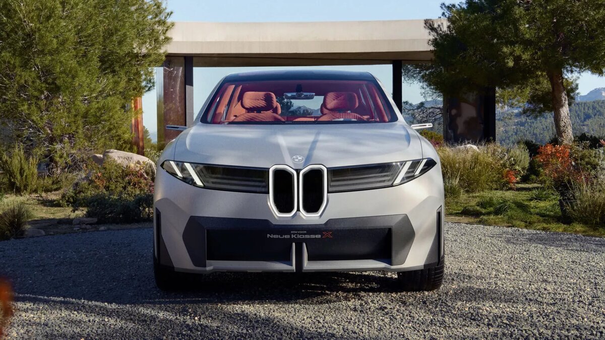 Новый по названию и философии дизайна, BMW Vision Neue Klasse X заменит iX3 в следующем году.-7