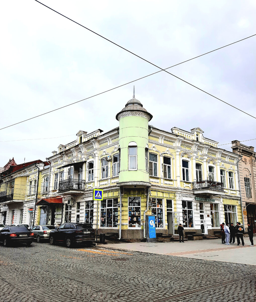 Владикавказ рсо-алания осетия северная. Памятник исса плиеву владикавказ. Проспект осетия алания. Г владикавказ респ северная осетия-алания. 16 гимназия владикавказ.