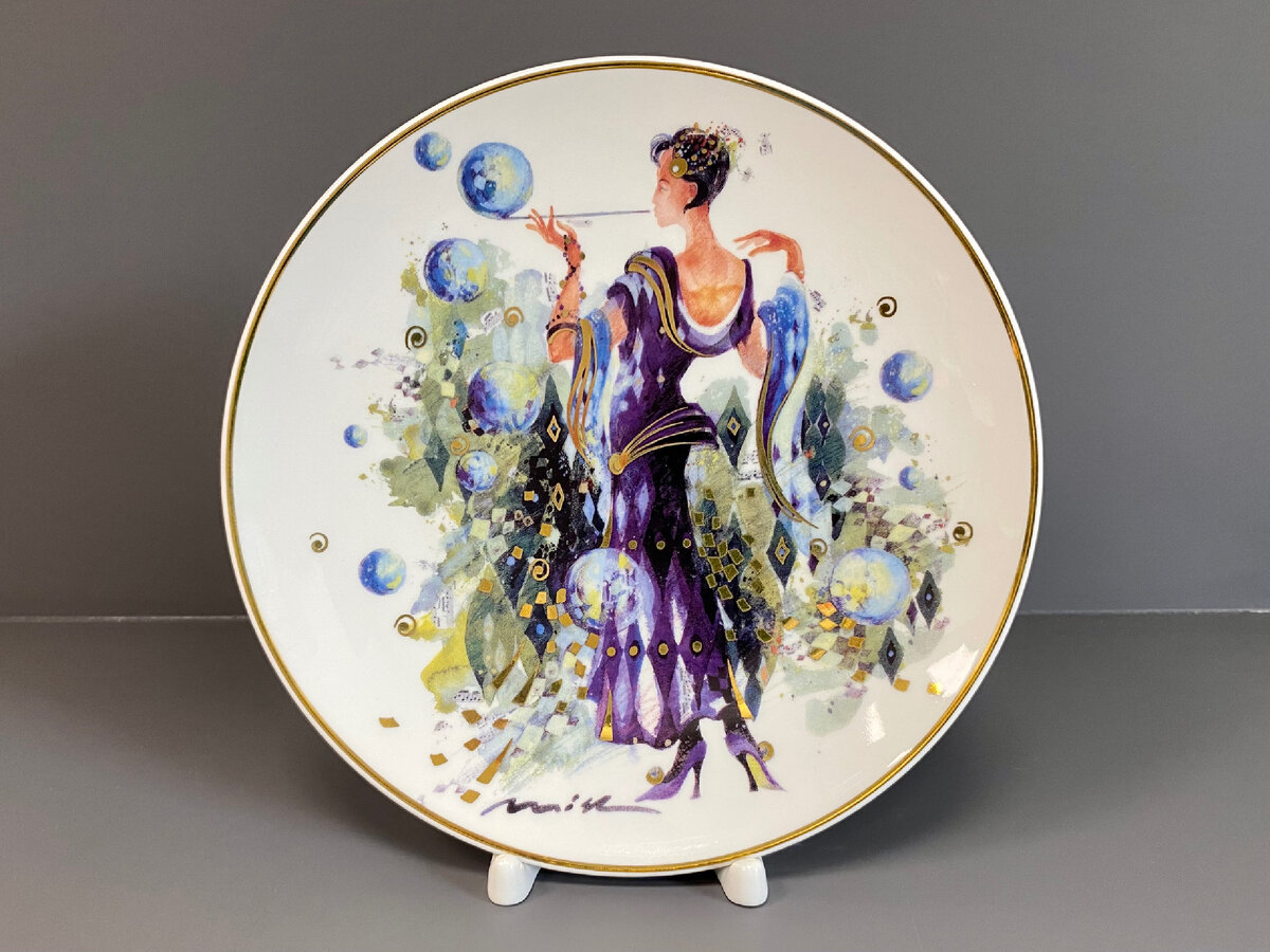 слайд фарфор. создал каучук фарфор. чайный сервиз малевич суетин. керамическая посуда. изделия из фаянса.