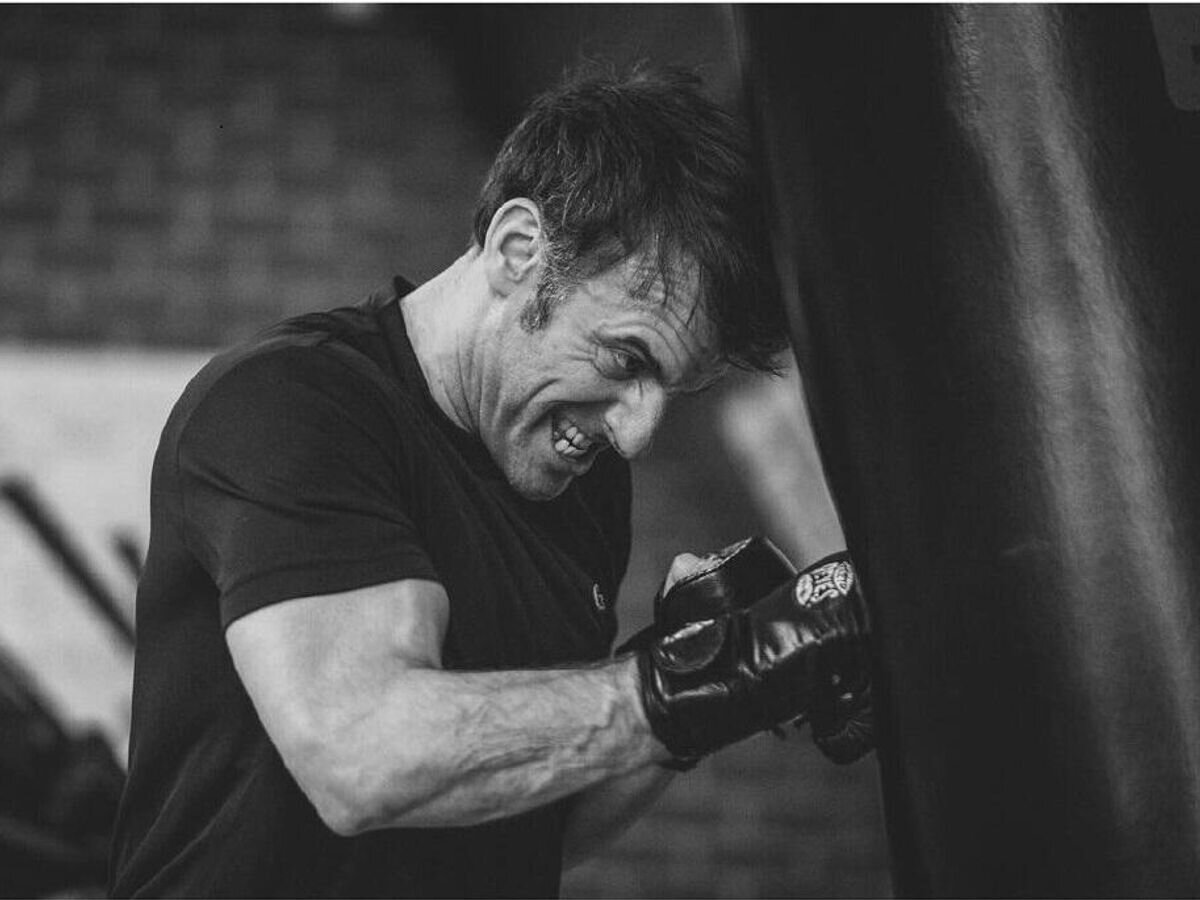    Президент Франции Эммануэль Макрон на тренировке по боксу© Страница Соазиг де ла Муассоньер в социальной сети Instagram*