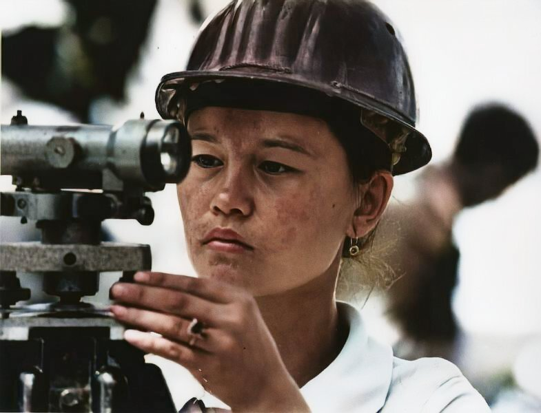 Талантливые фотографы из зарубежья и СССР не просто создавали изображения красивых женщин; они создавали фотокартины, воспевающие красоту женского тела.-13