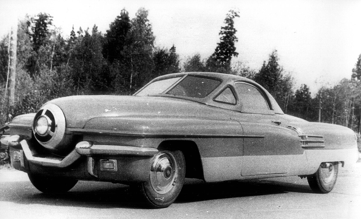 Футуристический ЗИС-112 дебютировал в 1952 г.