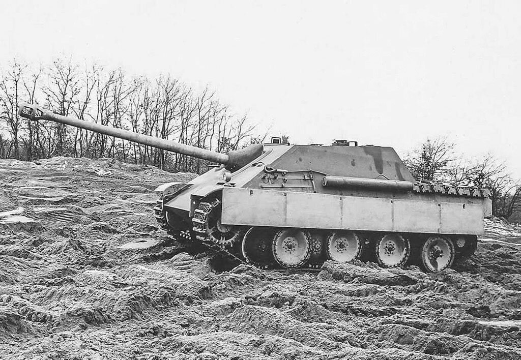 Jagdpanther не могла пожаловаться на слабое орудие. Но инженеры Krupp решили смотреть на перспективу.