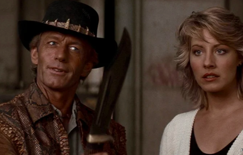 Как ни странно, но в детстве я всегда обходил стороной фильм "Крокодил Данди" (1986). Как-то не впечатляли меня все эти австралийские штуки.-17