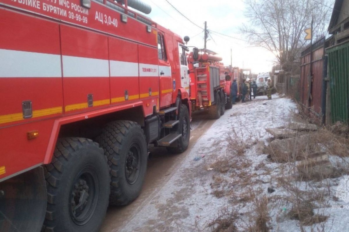 Мужчина погиб на пожаре в частном доме в Улан-Удэ | АиФ-Бурятия | Дзен