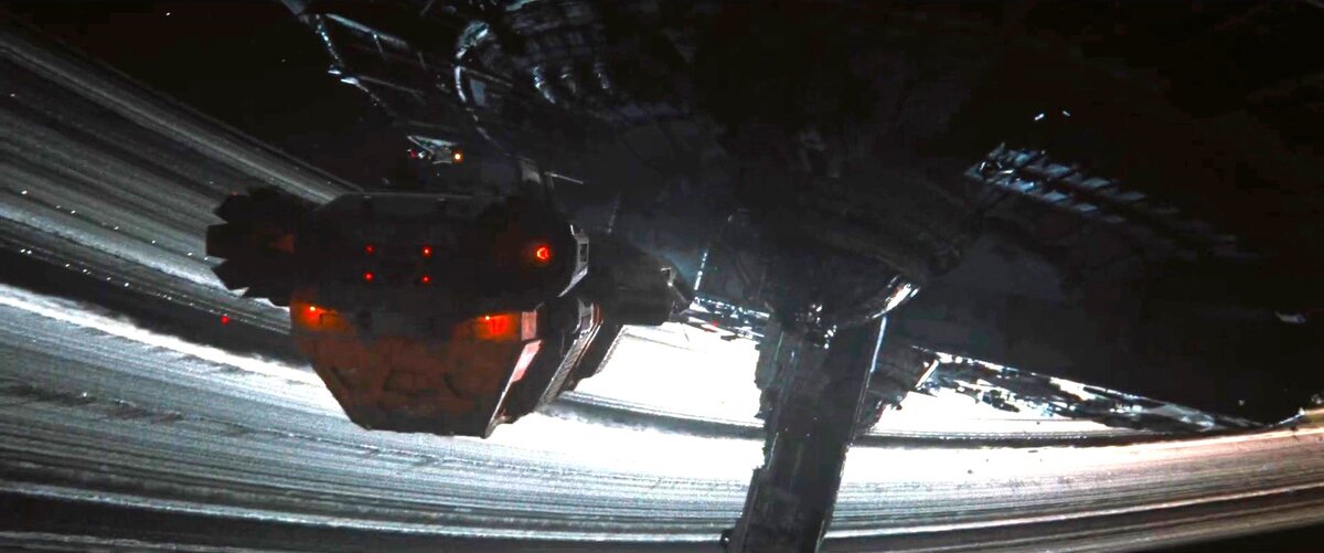 Стыковка со станцией Romulus. Кадр из к/ф Alien: Romulus.