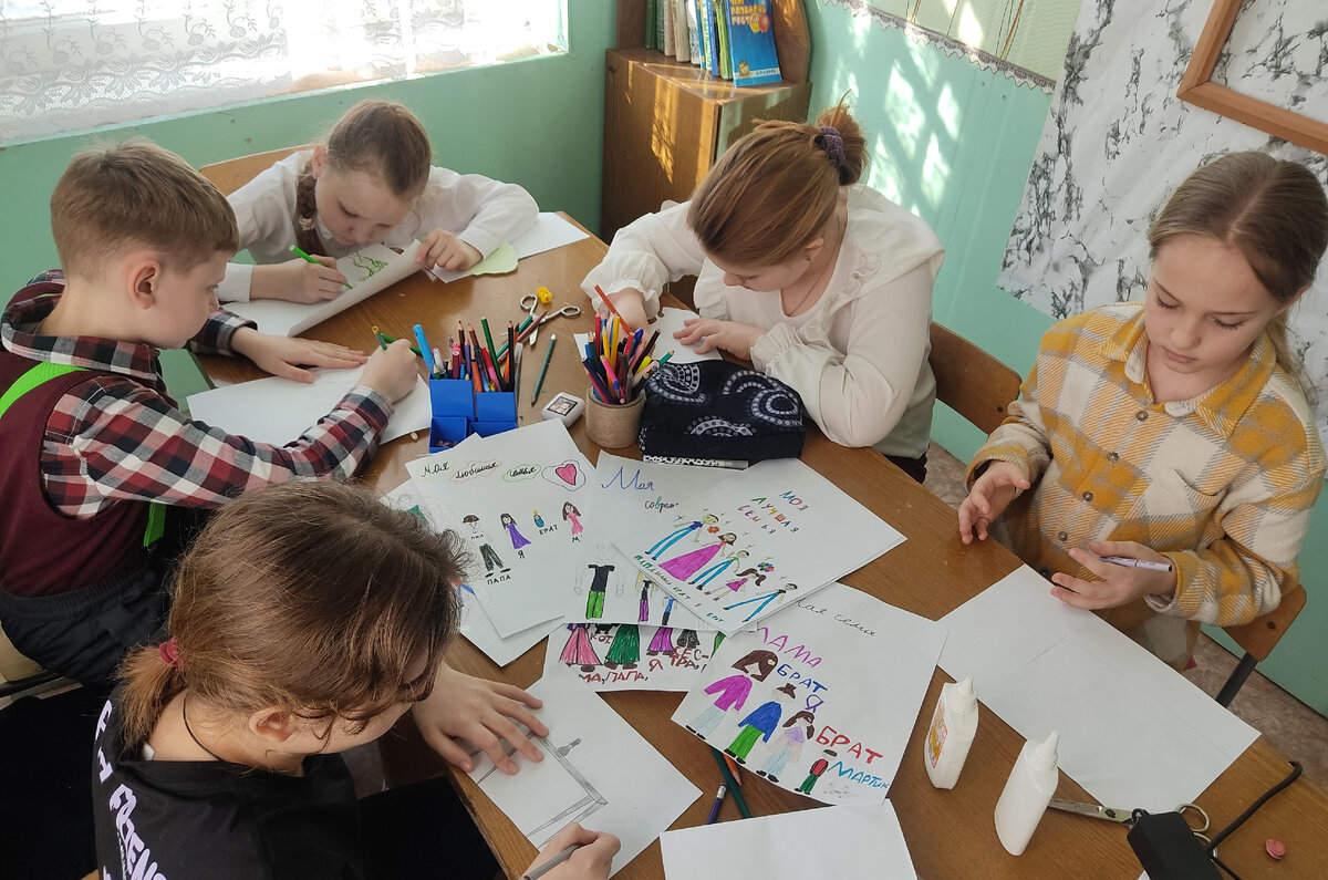 Все газеты украсят тематическую  выставку.