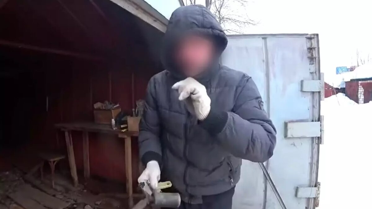    Нижегородец Дмитрий (имя изменено), в квартире которого 19 марта прогремел взрыв, ведет YouTube-канал. На него подписаны 14,4 тысячи человек. NewsNN ознакомился с публикациями.