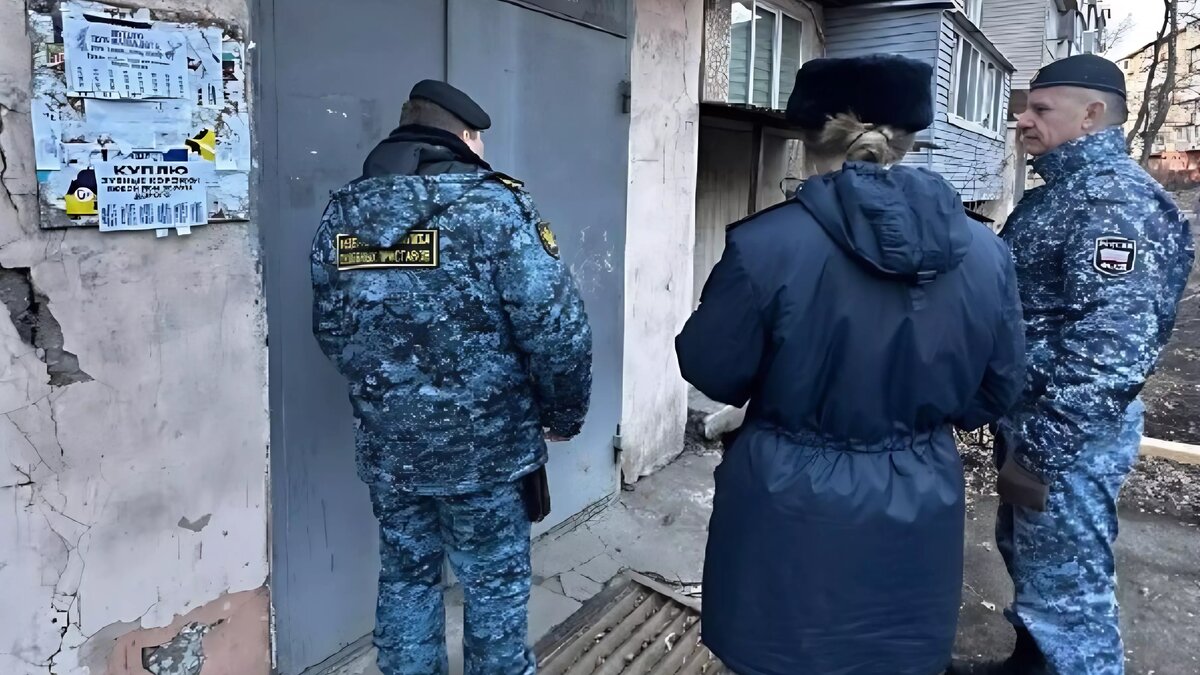     Житель Владивостока умудрился накопить огромные долги за услуги холодного водоснабжения и водоотведения. Никаких мер по оплате задолженности он не предпринимал. В итоге к горожанину нагрянули в гости судебные приставы и наложили арест на бытовую технику владивостокца.