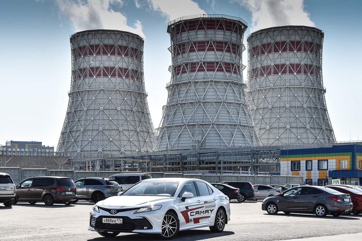 Эта не самая мощная ТЭЦ вырабатывает порядка 3 млрд кВт*ч электроэнергии ежегодно. При работе с полной загрузкой 100% времени она может генерировать до 6 млрд кВт*ч в год. 