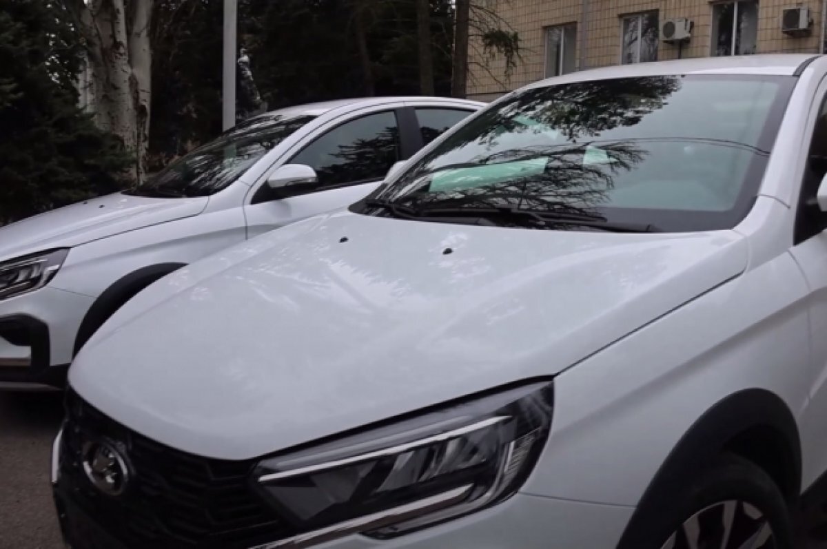    Автомобили LADA Vesta передали в Старобешевский район ДНР от Забайкалья