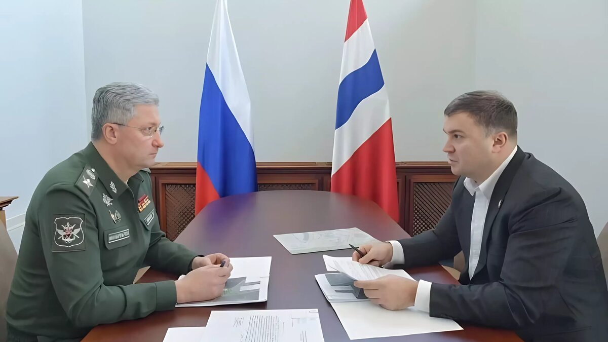     Перед строителями стоит задача обеспечить готовность каркаса зданий к концу года, чтобы закрыть весь контур и приступить к внутренним работам.