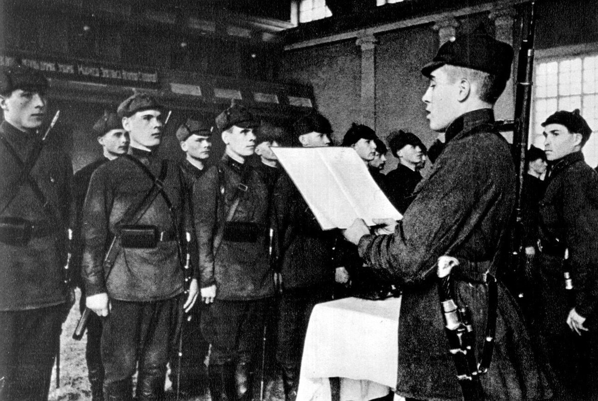 Принятие присяги в одной из частей РККА, 1930-е гг.